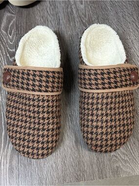Vionic Brown Houndstooth Slip-On Clog Mules